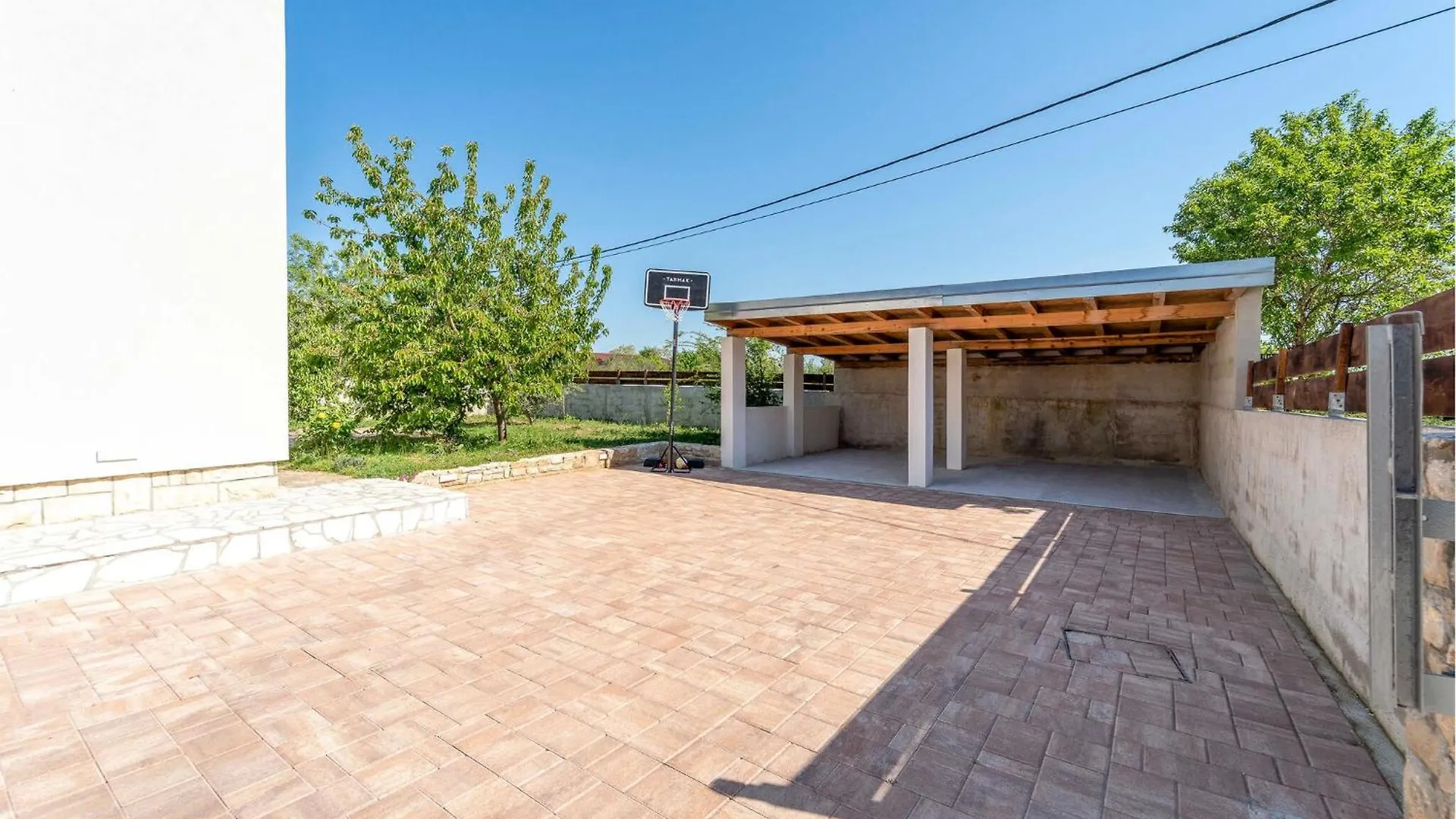Cozy Home In Sukosan With Outdoor Swimming Pool